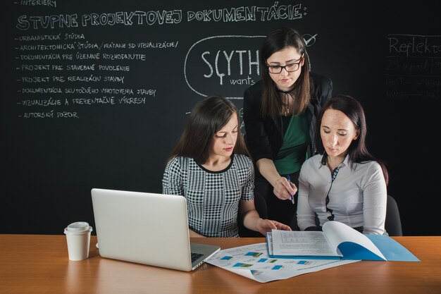 Maximizing Career Growth Through Specialized Learning Programs