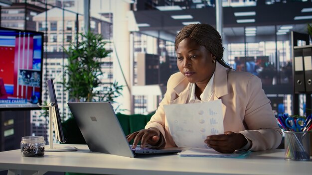 How Can Payroll Management Enhance Your Business’s Efficiency?